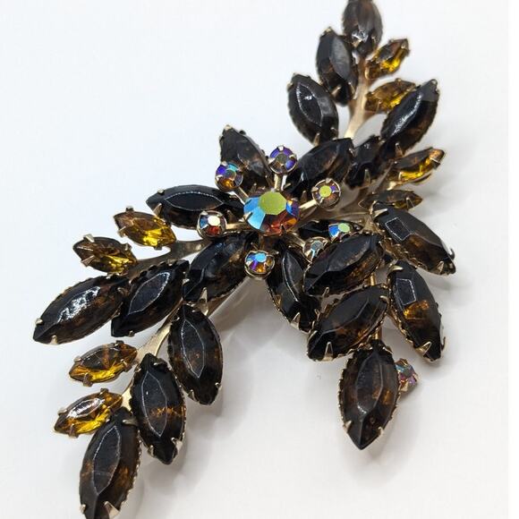 Vintage Large Amber and Yellow AB Glass Rhinestone Gold Tone Flower Brooch - Picture 4 of 9